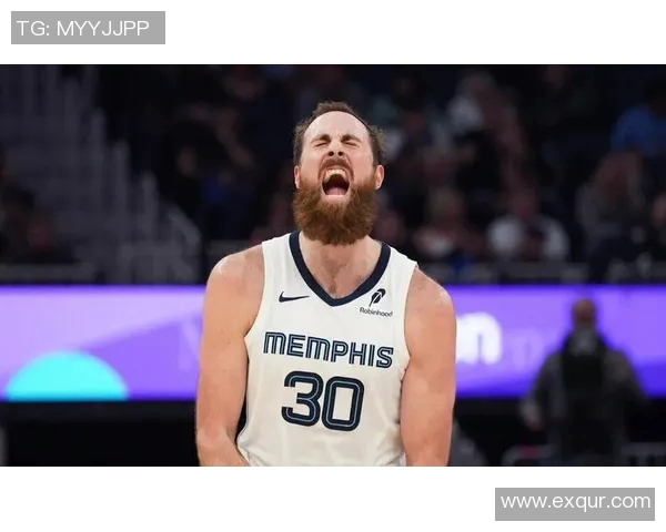 湖人捡到宝了，成队内新宠！续约里皇大功臣，灰熊经理都认错