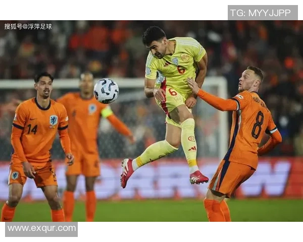 以中场核心为引领,打造现代足球战术体系的全新探索与发展 以中场核心为引领,打造现代足球战术体系的全新探索与发展